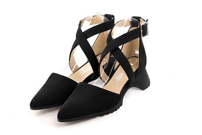 Handcrafted women's comfortable and elegant closed-back heels, with crossed straps in premium matt black leather. . . Perfect for women's wedding guest heels, or elevated everyday style. 
                Choose from our luxurious collections of leather and fabric to perfectly match your heels to your outfits.
